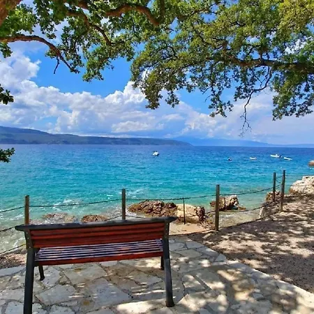 Apartment Luxury Nest - Near The Center And The Krk Town