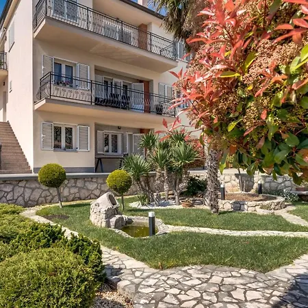 Apartment Luxury Nest - Near The Center And The