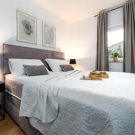 Luxury Nest - Near The Center And The Apartment