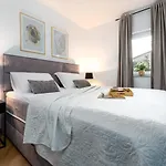 Luxury Nest - Near The Center And The Apartament