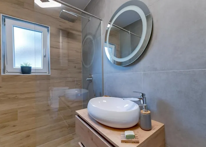 Luxury Nest - Near The Center And The Apartment Krk Town